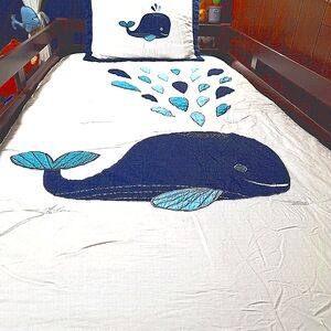 Toddler/kids whale bedroom set with accessories
